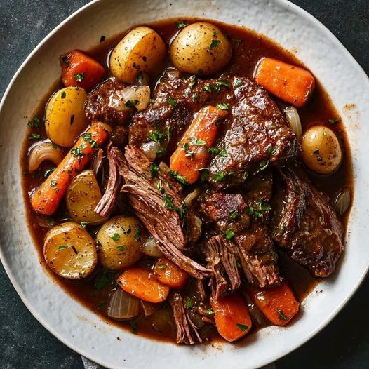 Classic Slow-Cooked Pot Roast with Vegetables