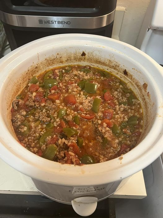 Hearty Stuffed Pepper Crockpot Soup